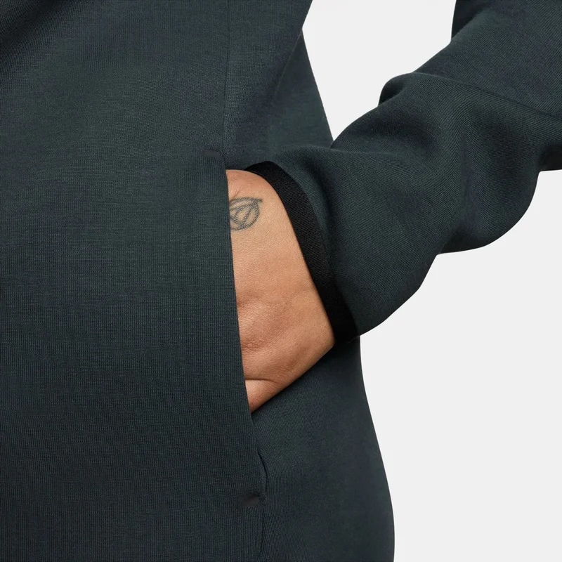 نايكي هودي سبورتسوير تيك فليس ويندرانر للنساء