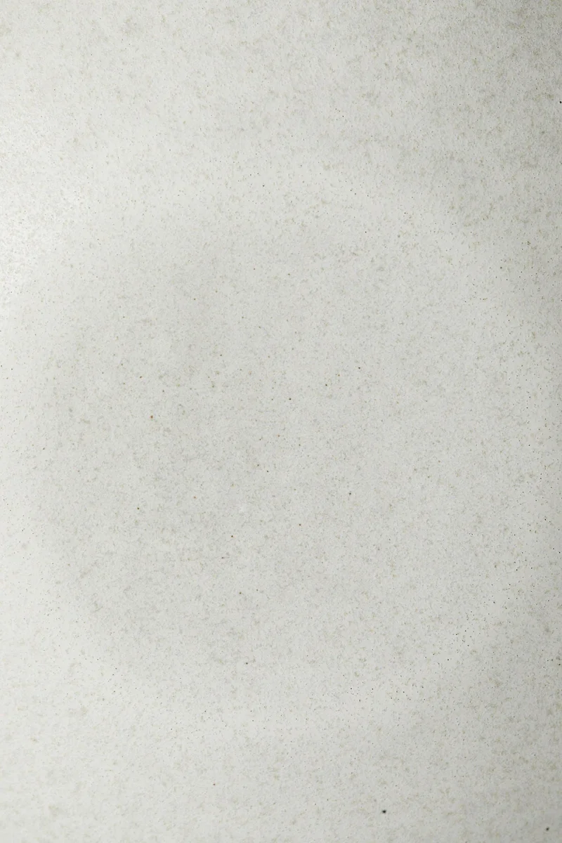 اتش اند ام سلطانية تقديم كبيرة من التيراكوتا