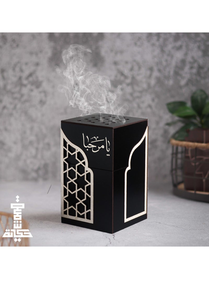 حكاية شمعة مبخره بخور  خشبيه بتصميم أنيق وجميل بزخرفة النجوم الجذابة محفور عليها عبارة يا مرحبا - Image 2