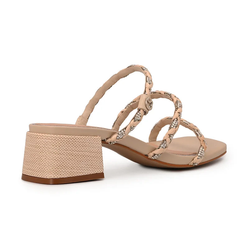 كارمن ستيفنز أحزمة صندل بكعب عاجي مربع