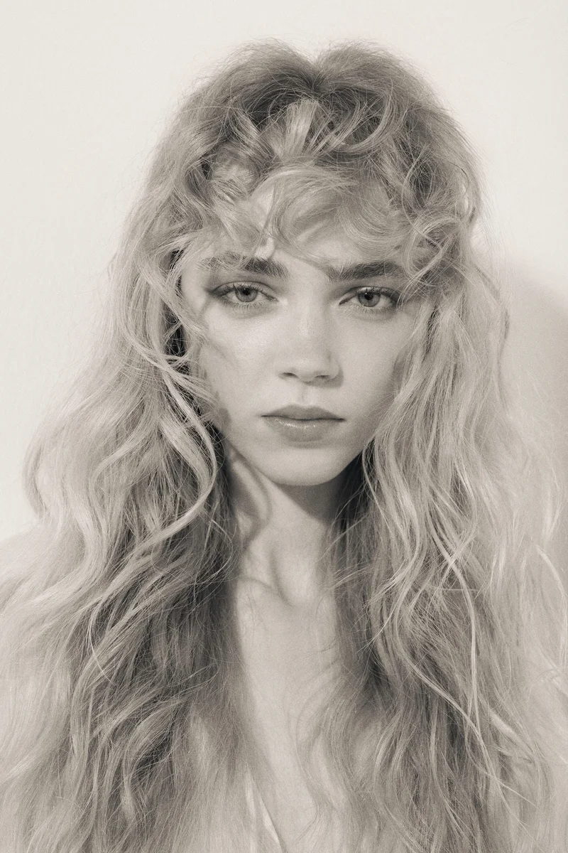 اتش اند ام بلوزة بتطريزات برودري أنجليز