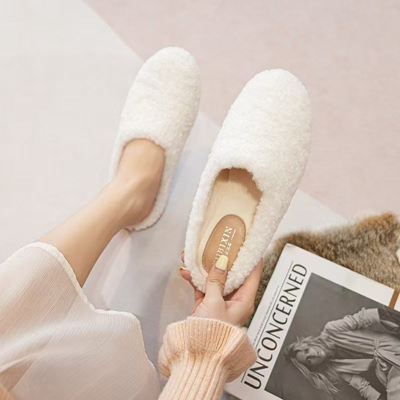 Women's Faux Fur Closed-Toe Flat Slippers - Image 3