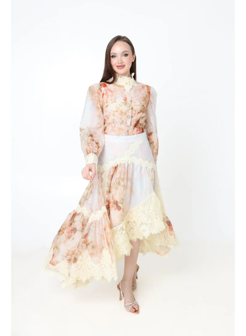 2Trendy Women's Floral Print Midi Skirt with Lace Details