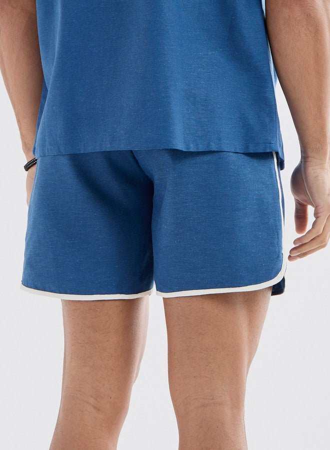 سبلاش فيڤ شورت سادة بجيوب وتفاصيل خيوط بارزة - Image 3