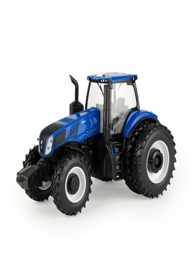 ERTL 1/32 New Holland T8.380 MFWD with Row Crop Dual Rear Tires - Image 1