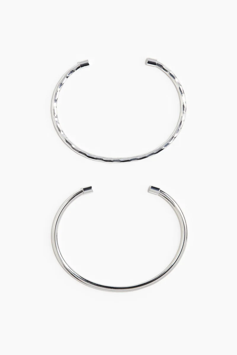 اتش اند ام أساور لليد بتصميم أصفاد - عبوة من قطعتين