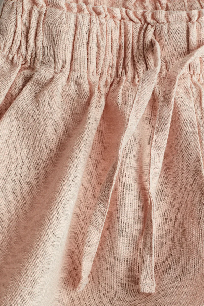 اتش اند ام شورت من مزيج الكتان