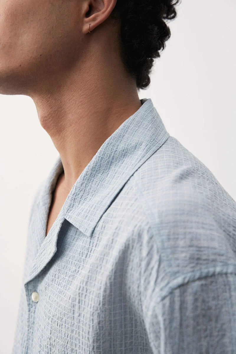 اتش اند ام Loose Fit Seersucker resort shirt