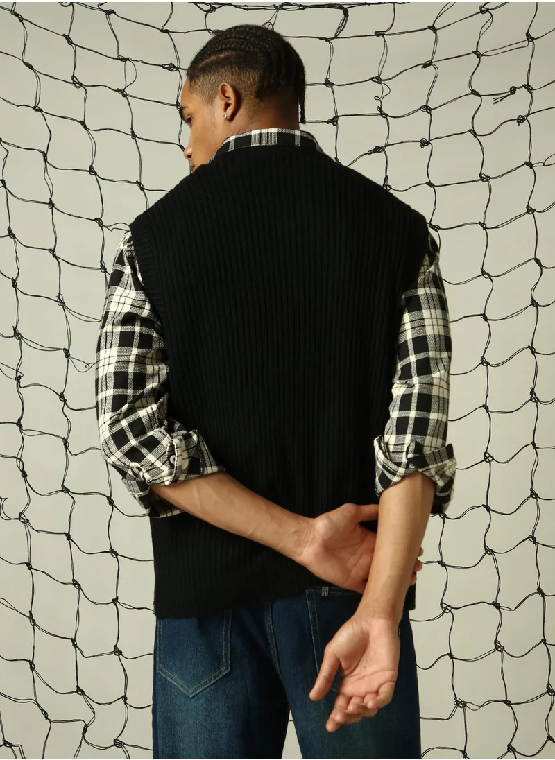 هوبرهولمي Men's Black 100% Acrylic Solid Relaxed Fit Sweater