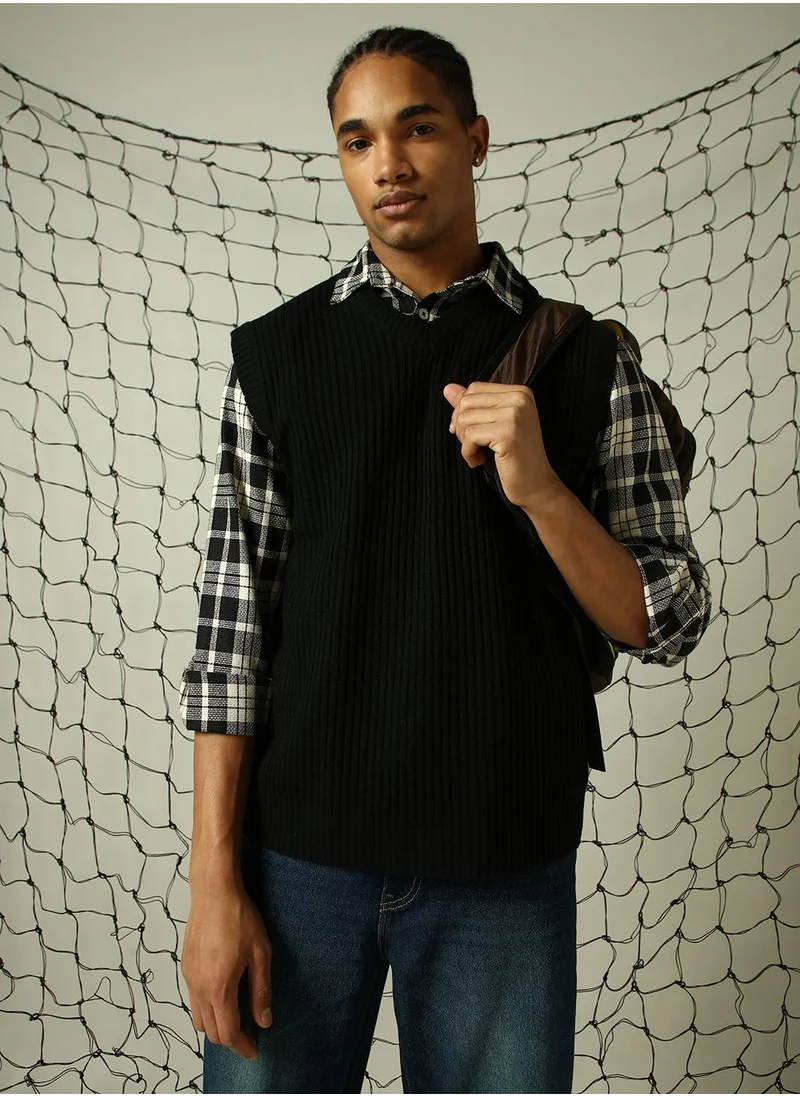 هوبرهولمي Men's Black 100% Acrylic Solid Relaxed Fit Sweater