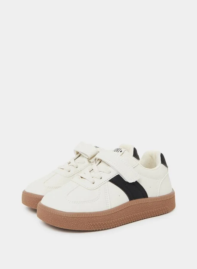 Styli Boys Hook and Loop Sneakers