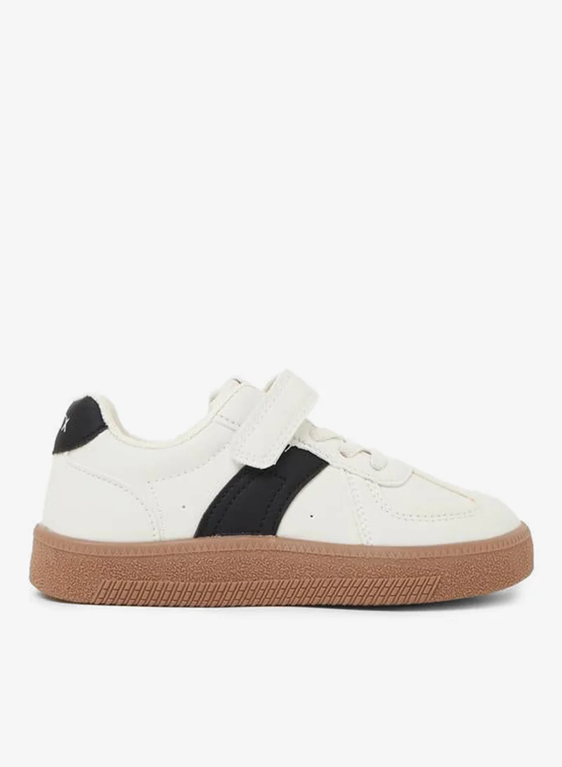 Styli Boys Hook and Loop Sneakers