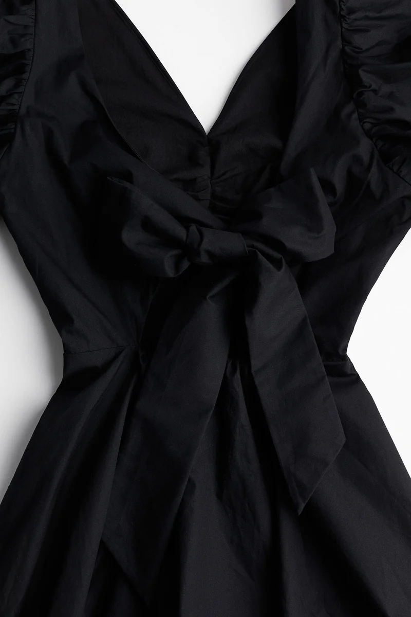 اتش اند ام فستان منفوخ بربطة من الخلف