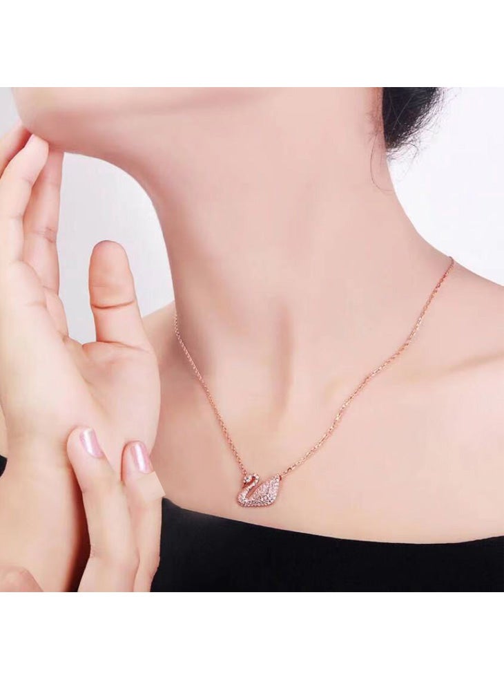 عام بجعة على شكل قلادة - Image 2