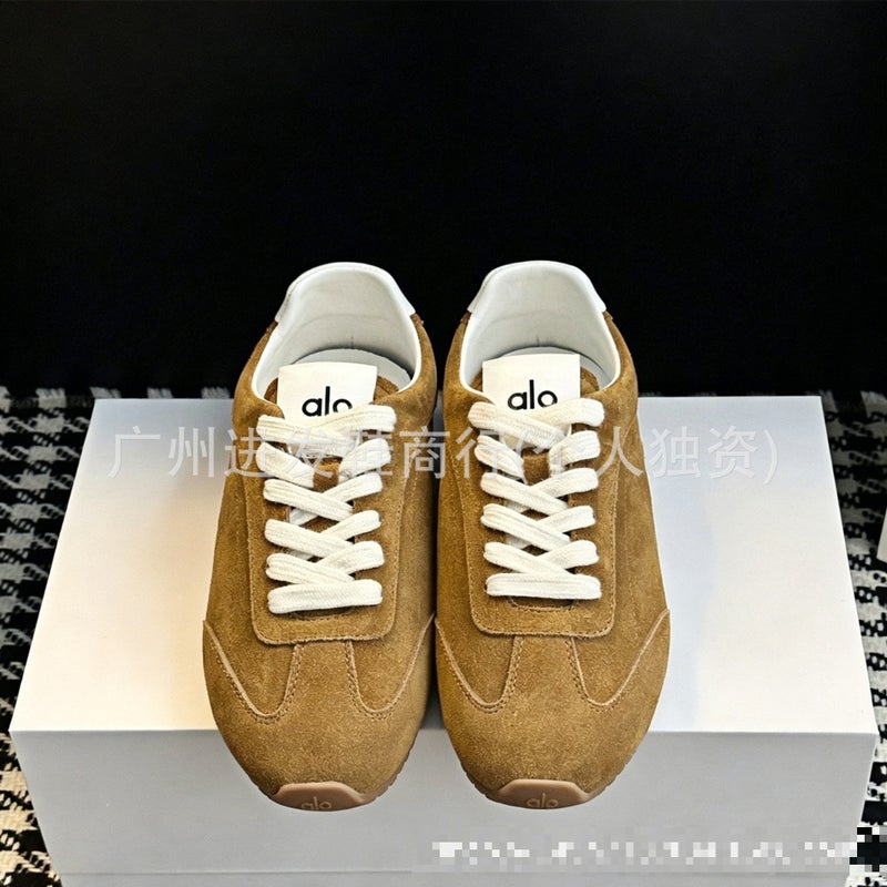 Unisex Retro Lace-up Suede Low Top Sneaker - Image 3