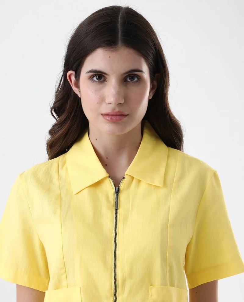 Rareism Women's Short Sleeve Collared Zipper Closure Cropped Top