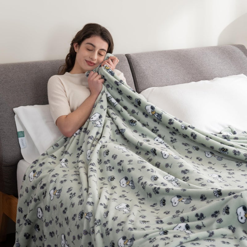 Berkshire Blanket Peanuts® VelvetLoft® Cute Character Snoopy Plush Blanket,Peanuts Snoopy & Woodstock New Flower and Bees Sage,Full/Queen 90 in x 90 in (Official Peanuts® Product) - Image 4