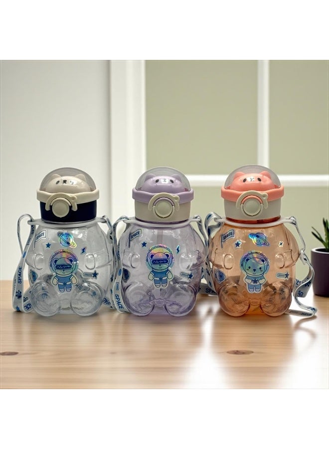 كيوشوب زجاجة ماء للأطفال من كيوشوب 750 مل – شكل دب ظريف + مصاصة آمنة، مثالية للأنشطة والمدرسة و شريط للحمل - Image 2