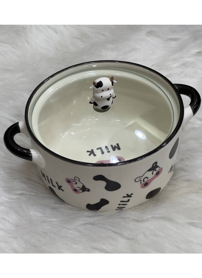 Round porcelain pot with a pyrex lid
