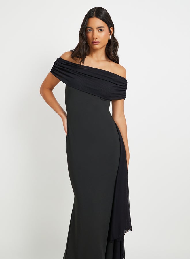 تايك تو فستان ماكسي أسود سادة بدون أكتاف بتصميم حورية البحر للنساء - Image 3