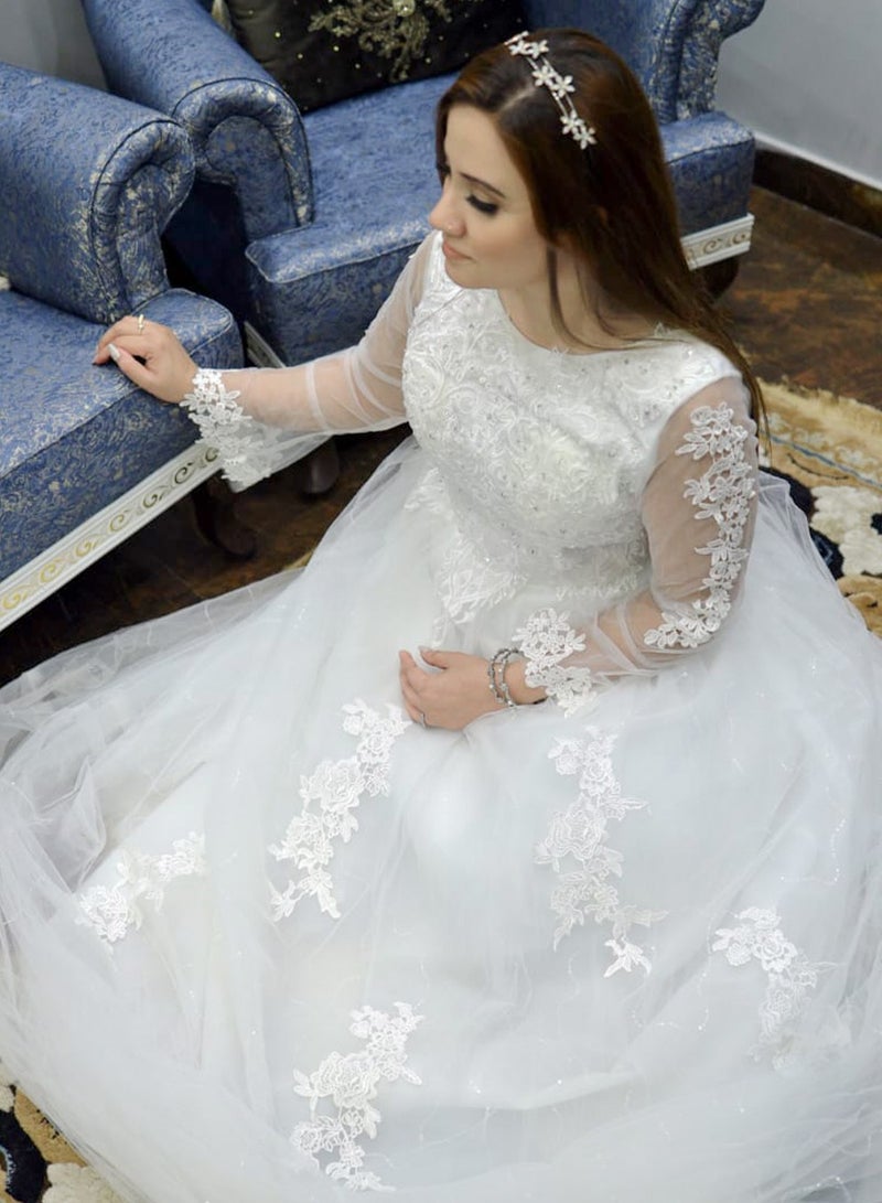 وينشيلز فستان زفاف أبيض أنيق على الطراز الباكستاني - أكمام من الدانتيل الشفاف وفستان أميرة مطرز لحفلات الزفاف - مقاس عادي - Image 1