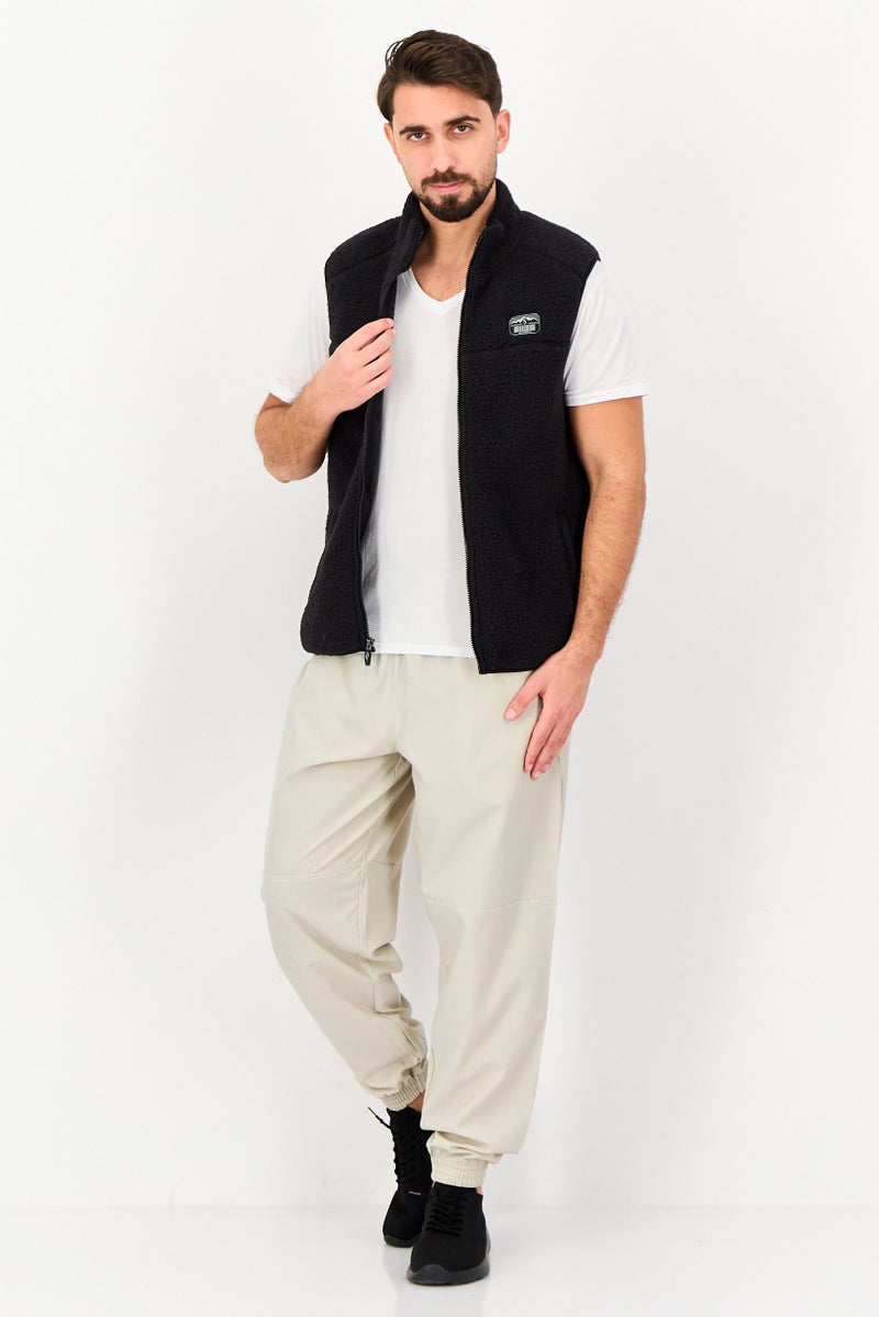 SKECHERS Men  Sportswear Fit Sleeveless Outdoor Vest Jacket, Black - Image 3