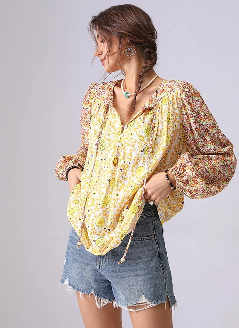 يونيكي Yellow V-Neck Long Sleeves Boxy Top