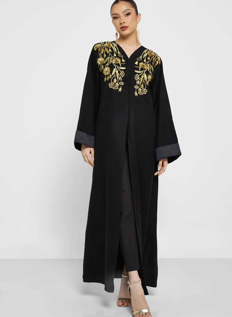 hayas closet Embroidered V-Neck Abaya