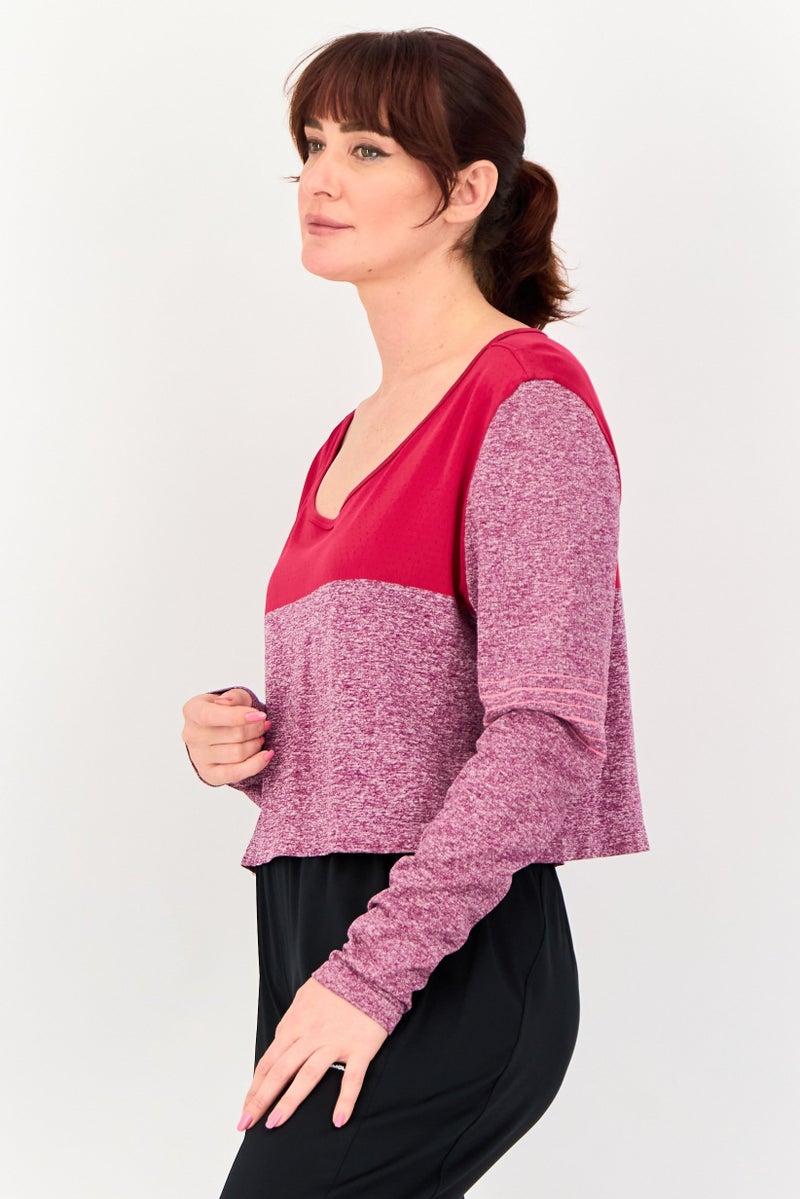 Nike بلوزة رياضية نسائية بأكمام طويلة مناسبة في الهواء الطلق، متعددة الألوان - Image 2