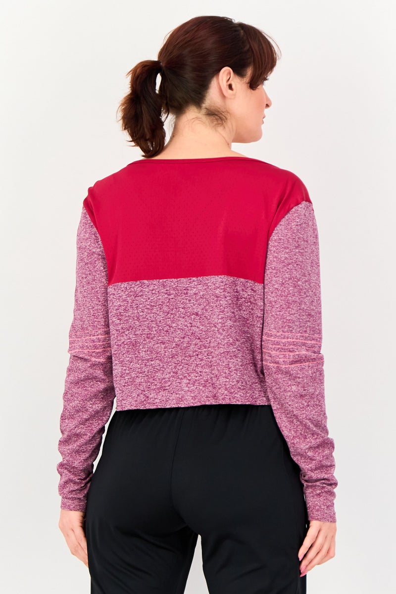 Nike بلوزة رياضية نسائية بأكمام طويلة مناسبة في الهواء الطلق، متعددة الألوان - Image 3