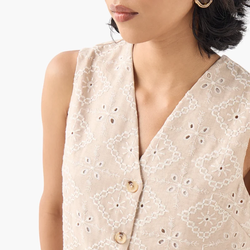 2Xtremz 2Xtremz Schiffli Detail V-Neck Sleeveless Jacket