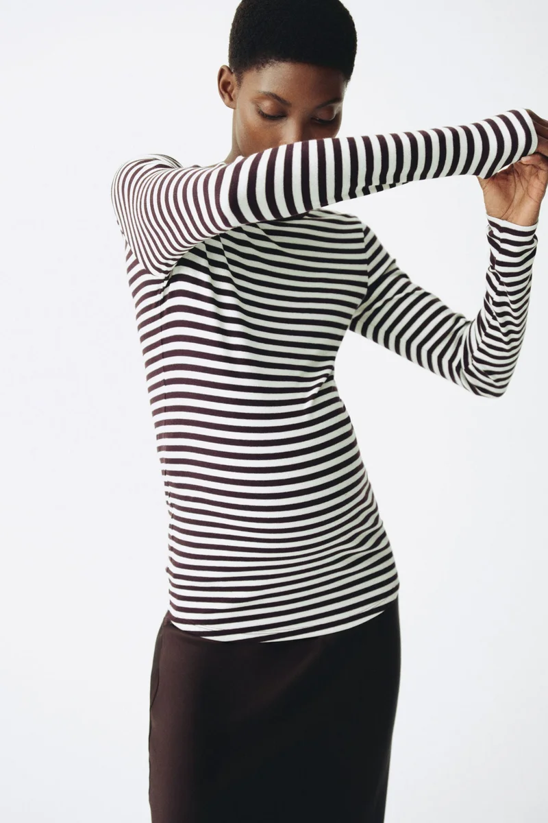 اتش اند ام بلوزة من تشكيلة ماما من الجيرسيه المرن