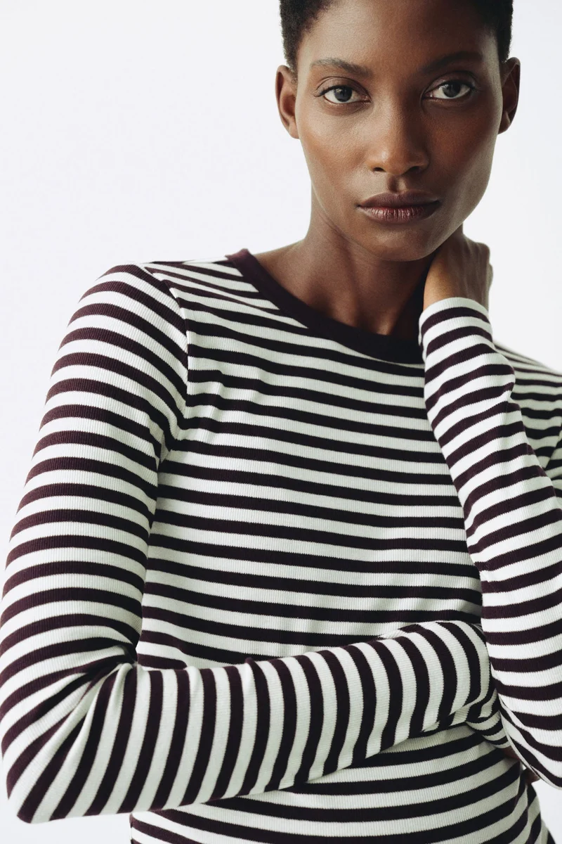 اتش اند ام بلوزة من تشكيلة ماما من الجيرسيه المرن