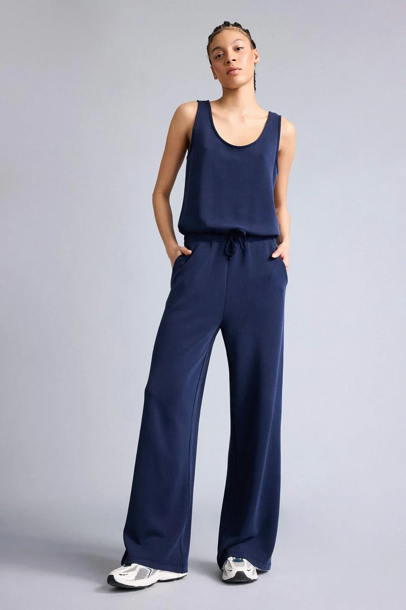ديفاكتو Standard Fit Jumpsuit