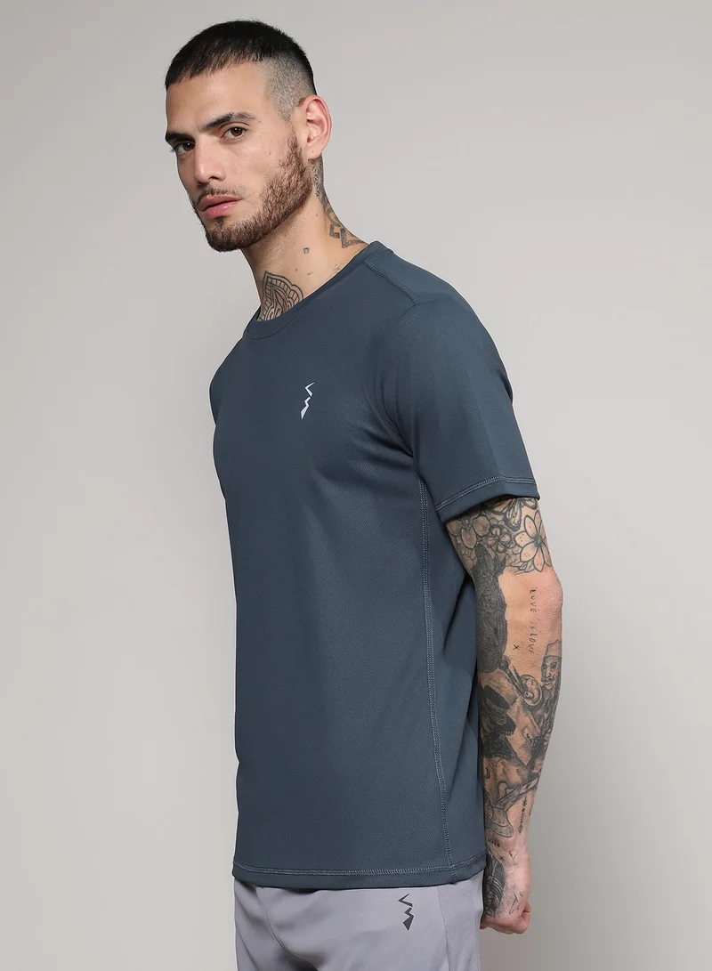 Campus Sutra Campus Sutra Men's Dark Grey Basic Activewear T-Shirt For Casual Wear | Crew Neck | Short Sleeve | Pull On Closure | Polyester Jersey T-Shirt Crafted With Comfort Fit For Everyday Wear