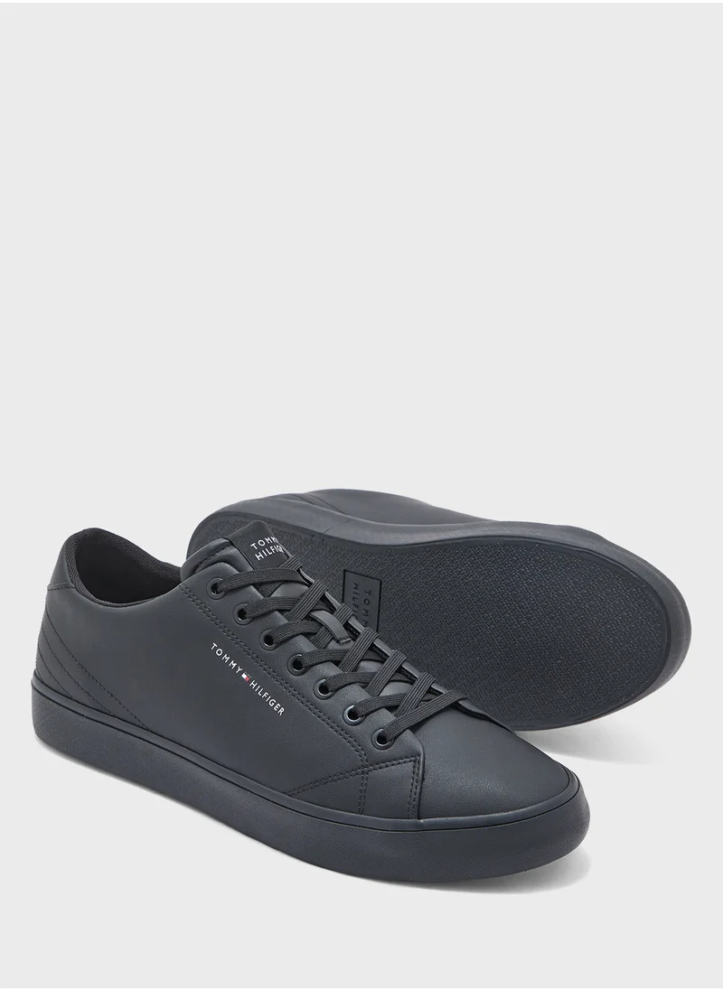 تومي هيلفيغر Hi Vulc Low Top Leather Sneakers