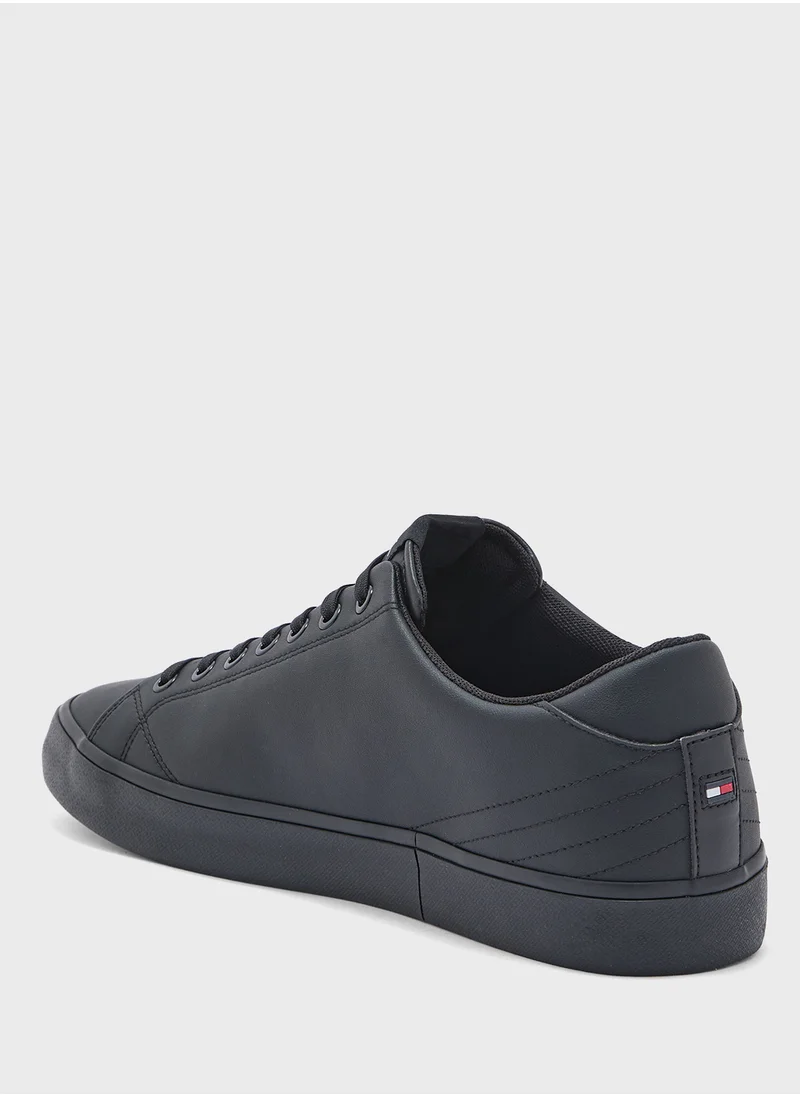 تومي هيلفيغر Hi Vulc Low Top Leather Sneakers