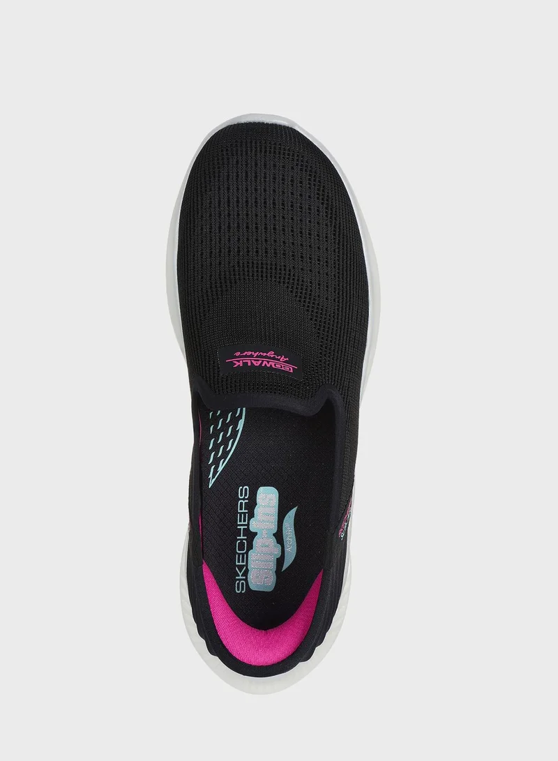 SKECHERS Go Walk Anywhere