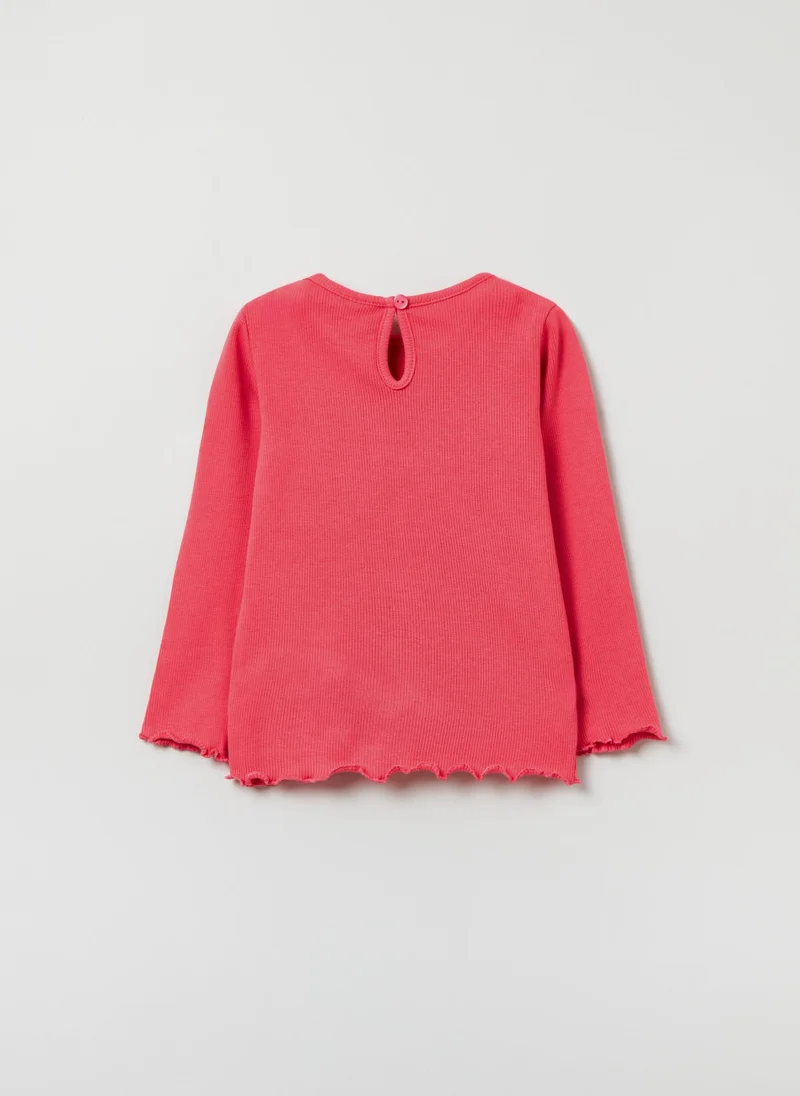 او في اس T-shirt with long ribbed sleeves
