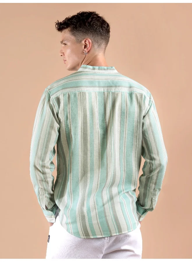 بيونغ قميص بياقة ماندرين وخطوط مائية ناعمة
