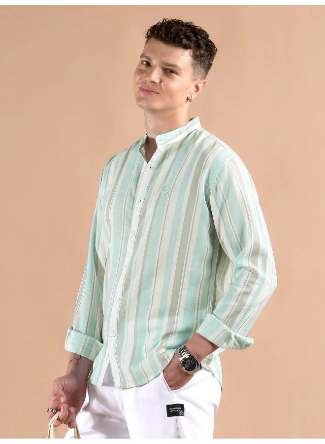 بيونغ قميص بياقة ماندرين وخطوط مائية ناعمة