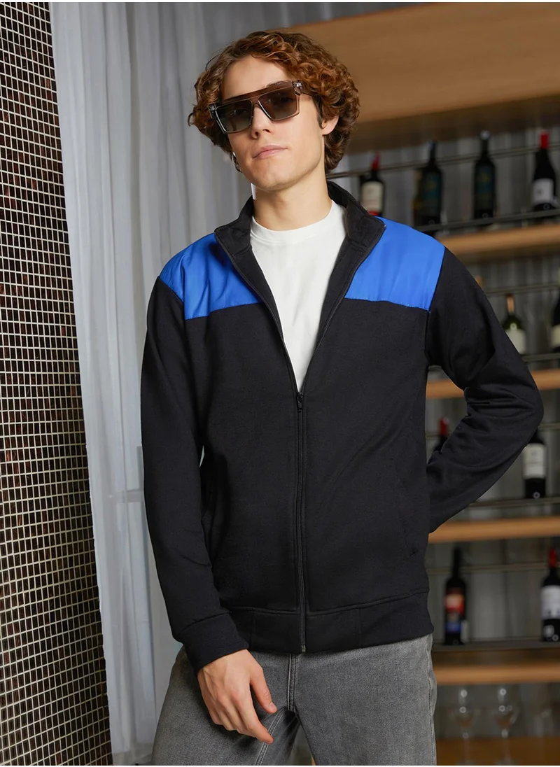 Campus Sutra Men's Electric Blue & Obsidian Black Contrast Zip-Front Jacket