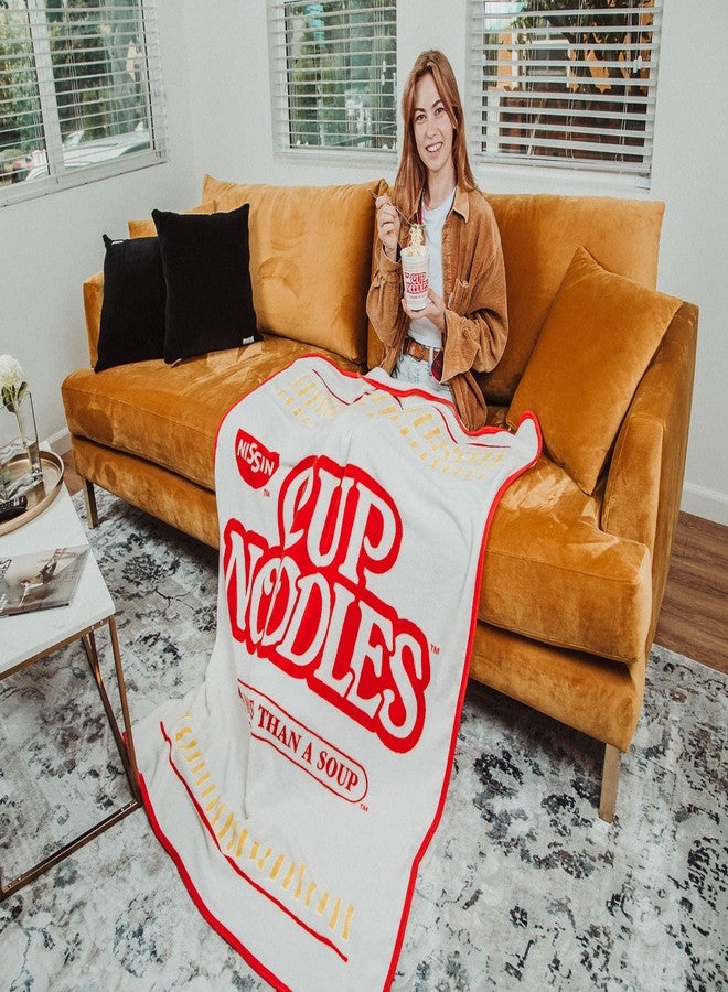 Toynk بطانية نيسين كوب نودلز ميكروبلش بشعار | 45 × 60 بوصة - Image 4
