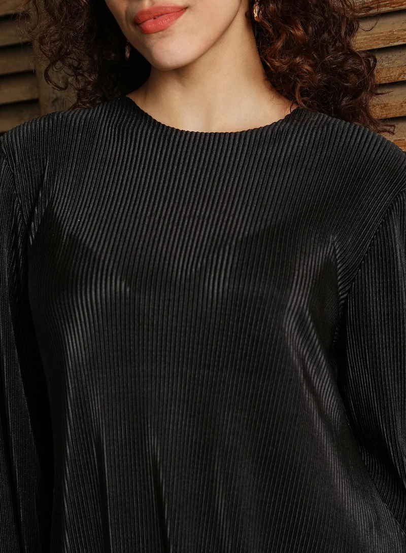  قصة Women's Onyx Black Accordian Kurta Set