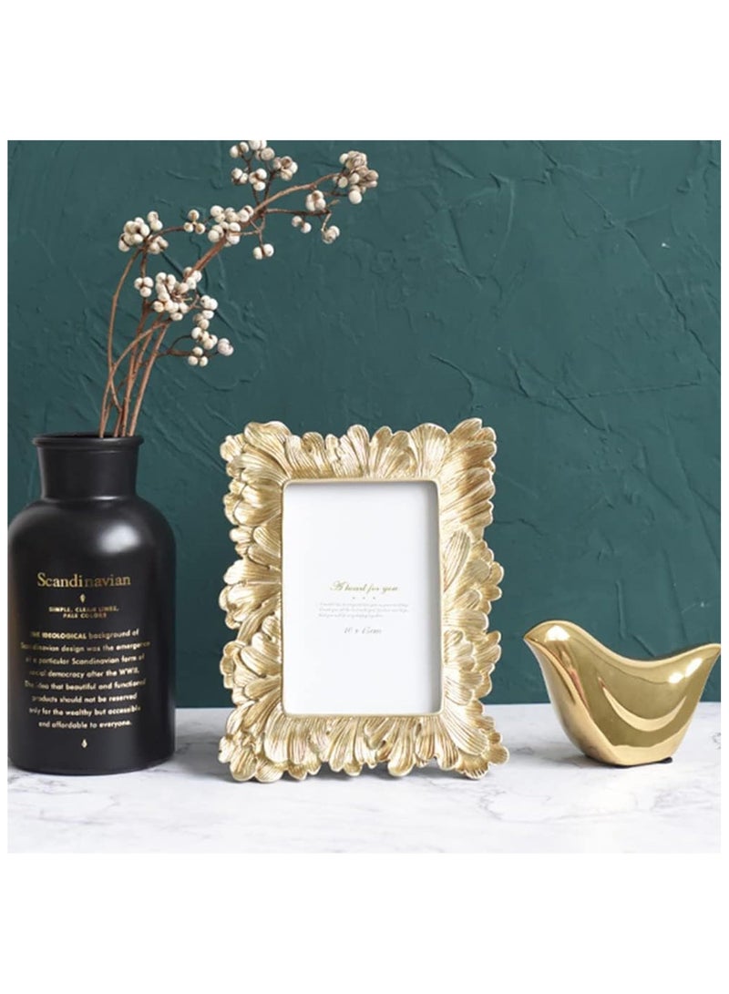 عام إطار صور ذهبي مزخرف بريش عتيق، مناسب لعرض الصور على الطاولة أو تعليقها على الحائط. مثالي لديكور المنزل، معرض الصور، والأعمال الفنية. - Image 4