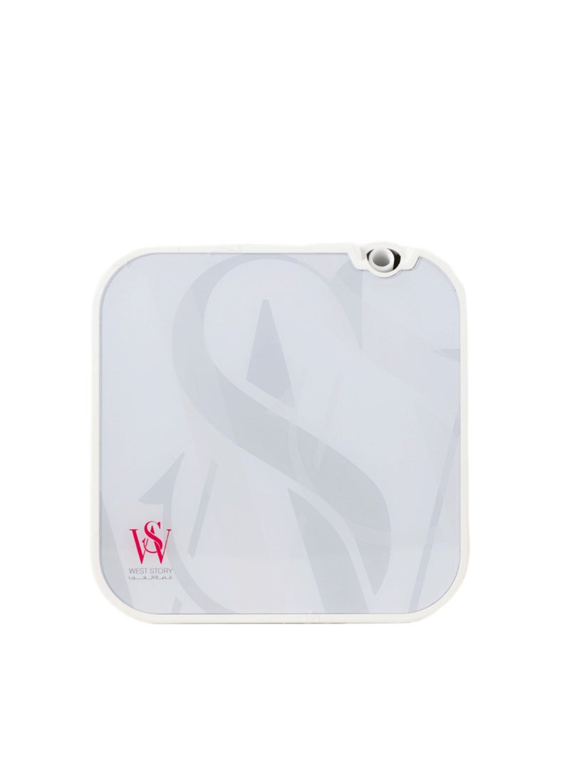 M100 Electric Diffuser Covers 100 to 200 cubic meters Suitable for small spaces, 100ml essential oil bottle, nano technology scent diffuser, easy control via Bluetooth to adjust the aroma intensity, operating hours and operating days, child safety lock, spreads the scent evenly in the place, can be installed directly into the electrical outlet