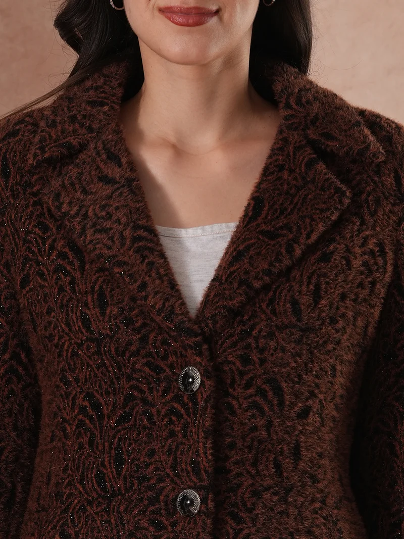 جلو باص Women Notched Lapel Self Design Tailored Fit Winter Wear Overcoat