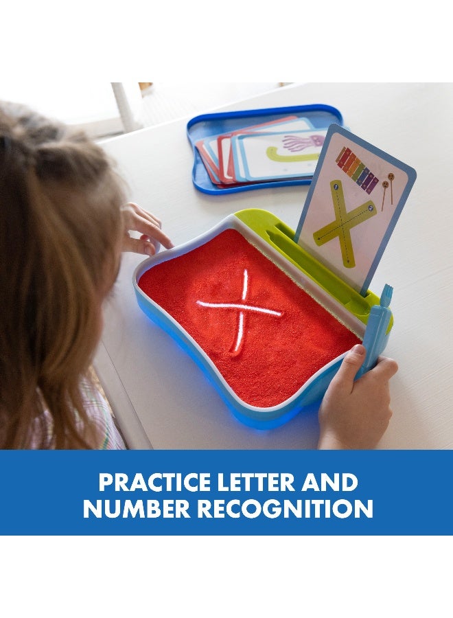 ليرننج ريسورسز مركز تتبع مضيء من Learning Resources، صينية كتابة حسية مع رمل لعب أحمر، وبطاقات، وقلم، لعبة تنمية المهارات الحركية الدقيقة ومرحلة ما قبل الكتابة للأطفال من سن 3 سنوات فما فوق - Image 4