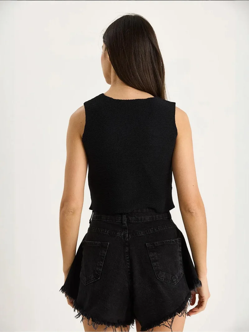 بيانكو لوتشي سترة قصيرة برقبة على شكل حرف  بأزرار من لوكسي