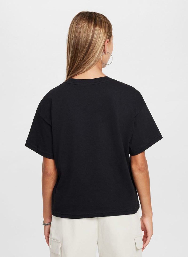 Nike Youth Nsw Boxy Essential T-Shirt - Image 2